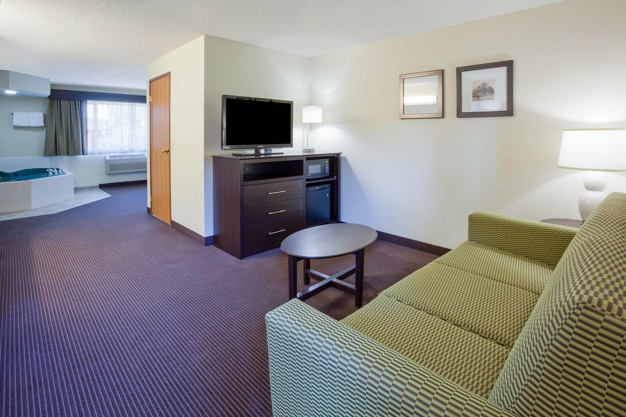 Americinn By Wyndham Rhinelander Екстер'єр фото