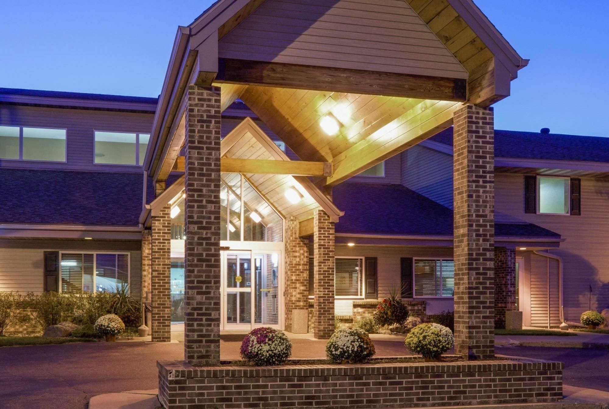 Americinn By Wyndham Rhinelander Екстер'єр фото